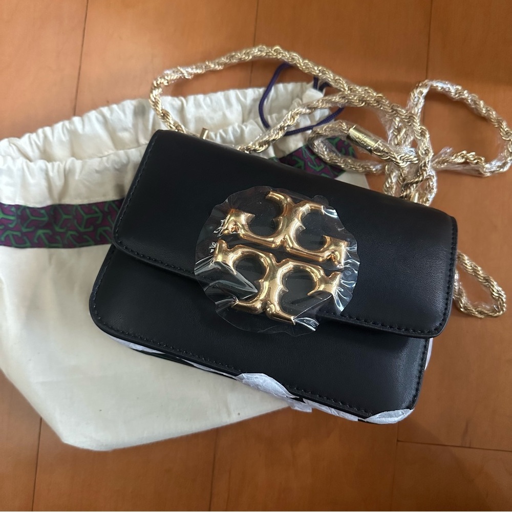BNWT tory burch eleanor bag in black w gold chain